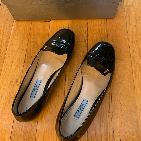 Prada black patent leather flat loafers size 38.5 - Picture 1 of 12